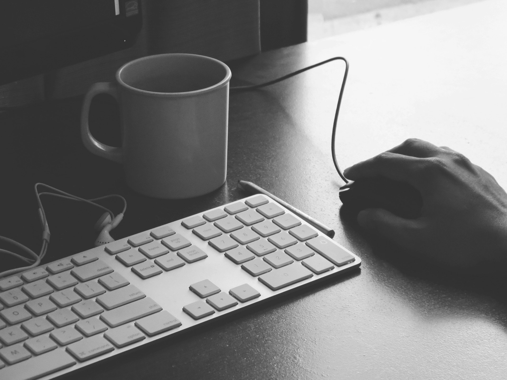 tastatur, maus, kaffee, browsen jobsuche